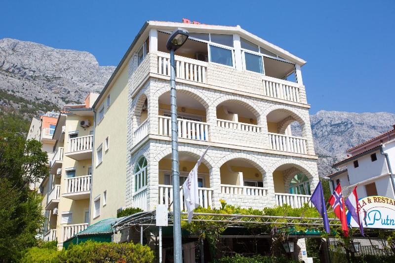 Putnik Apartments image