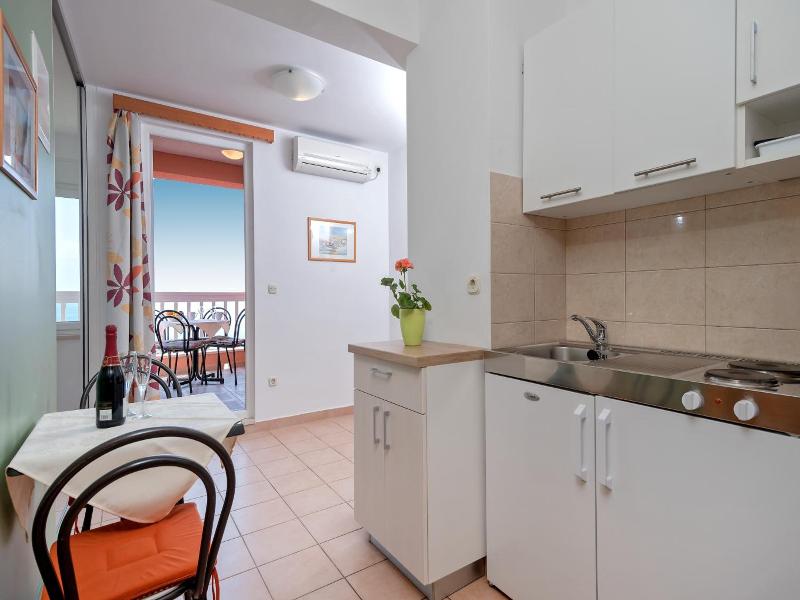 Putnik Apartments image