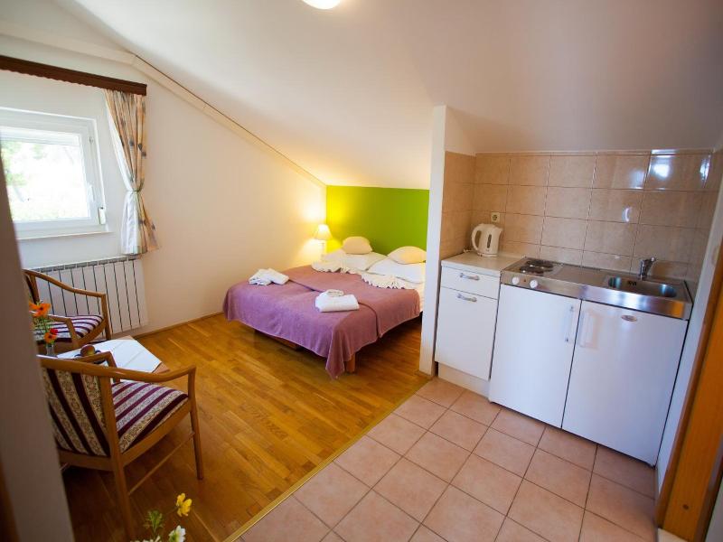 Putnik Apartments image