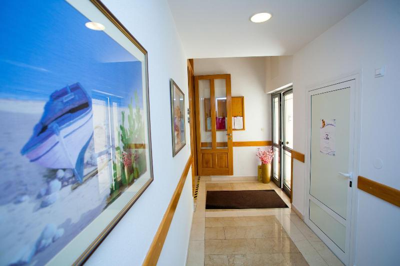 Putnik Apartments image