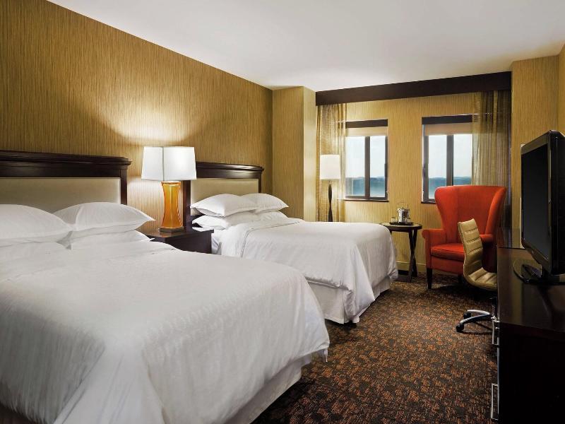 Sheraton Springfield Monarch Place image