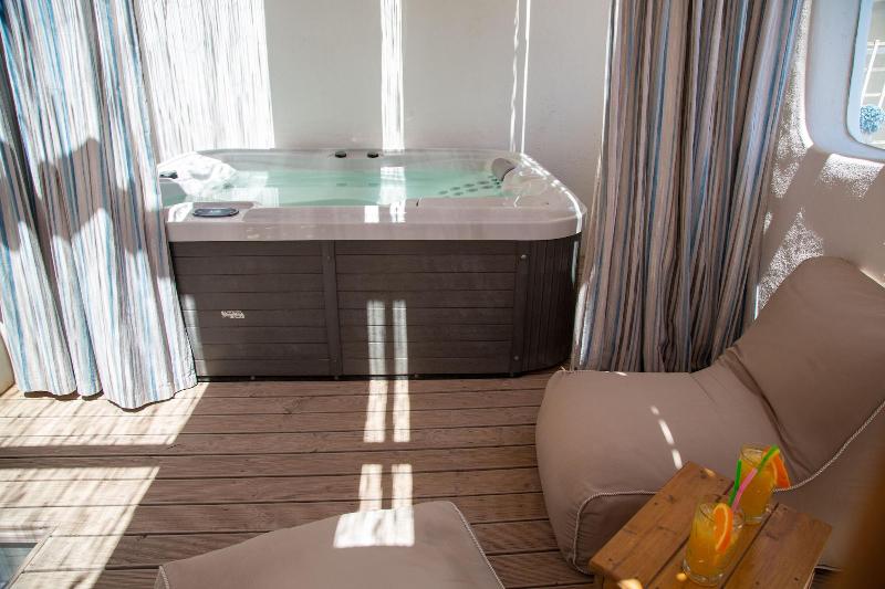 Glykeria Mini Suites image