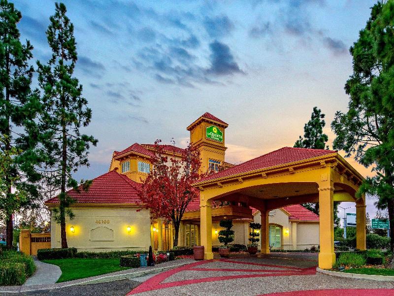 La Quinta Inn & Suites Fremont Silicon Valley image