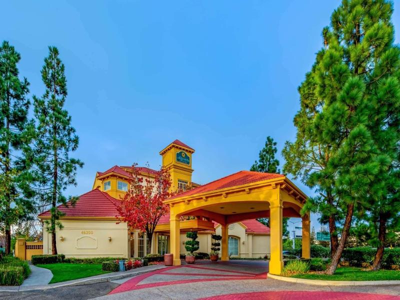 La Quinta Inn & Suites Fremont Silicon Valley image