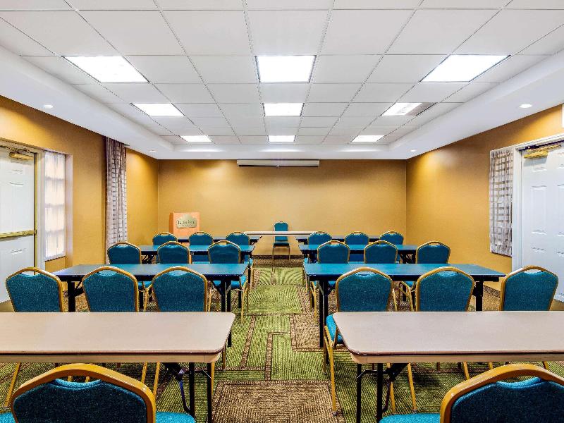 La Quinta Inn & Suites Fremont Silicon Valley image