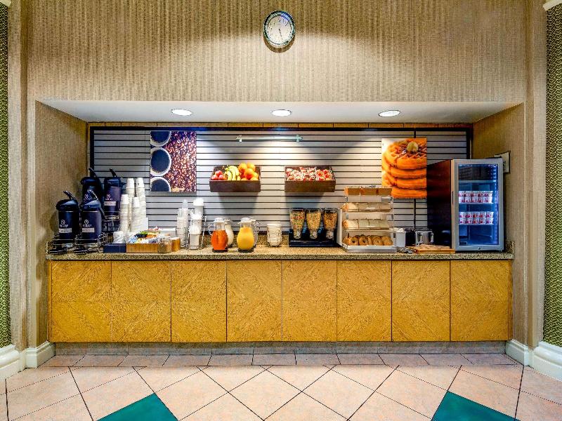La Quinta Inn & Suites Fremont Silicon Valley image