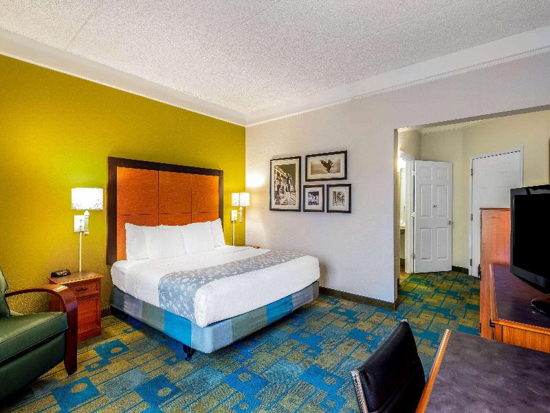 La Quinta Inn & Suites Fremont Silicon Valley image