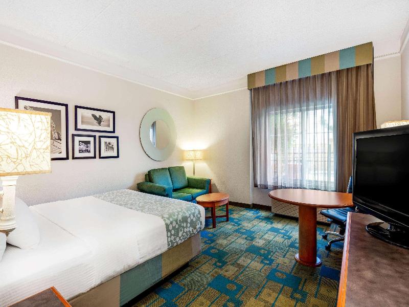 La Quinta Inn & Suites Fremont Silicon Valley image