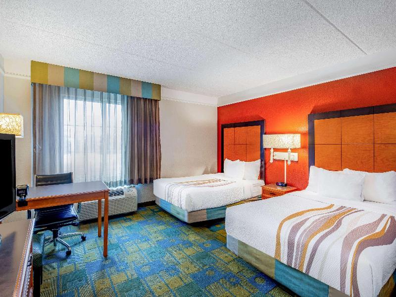 La Quinta Inn & Suites Fremont Silicon Valley image