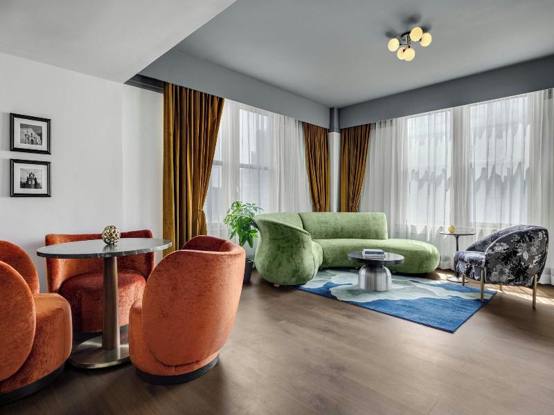The Gunter Hotel image