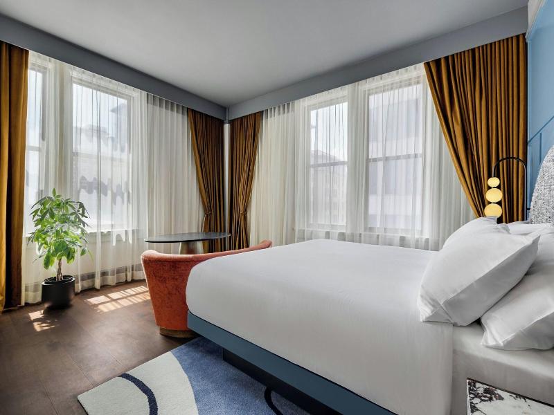 The Gunter Hotel image