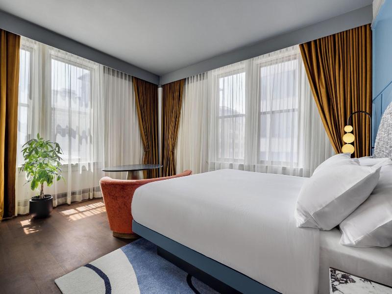 The Gunter Hotel image