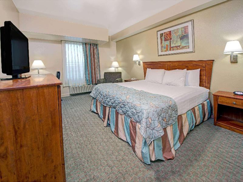 Days Inn by Wyndham Downtown St. Louis image