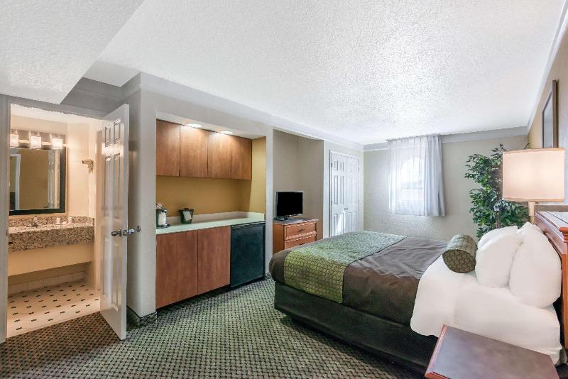 Hotel Baymont by Wyndham SAT South TX Med Ctr