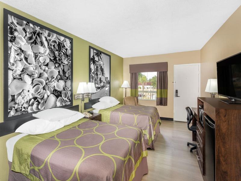 Super 8 by Wyndham Sarasota Near Siesta Key image