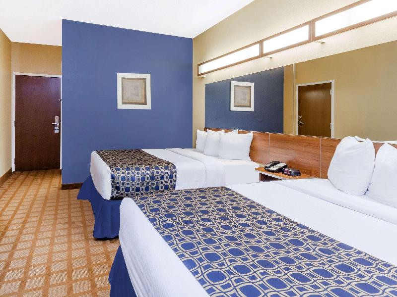 Microtel Inn & Suites By Wyndham Dickson City/Scr image