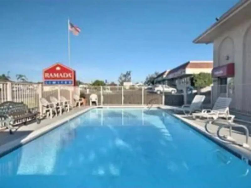 Days Inn by Wyndham San Marcos image
