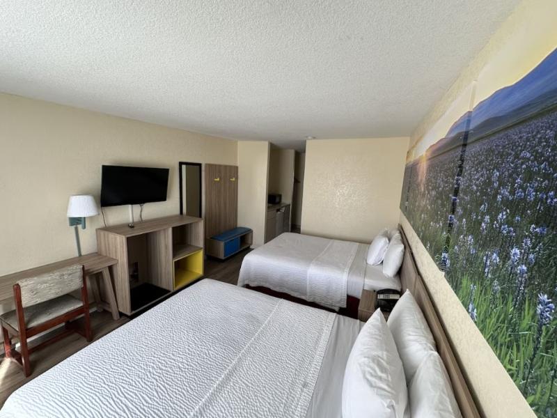 Days Inn by Wyndham San Marcos image