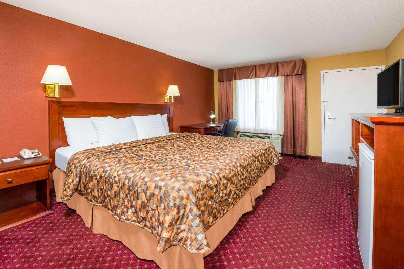 Days Inn by Wyndham St Robert Waynesville image