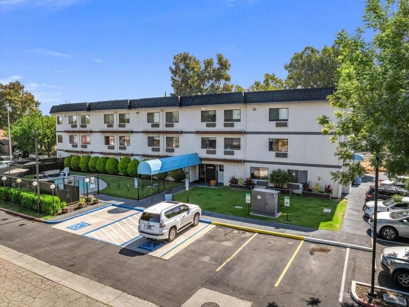 Days Inn by Wyndham Woodland image