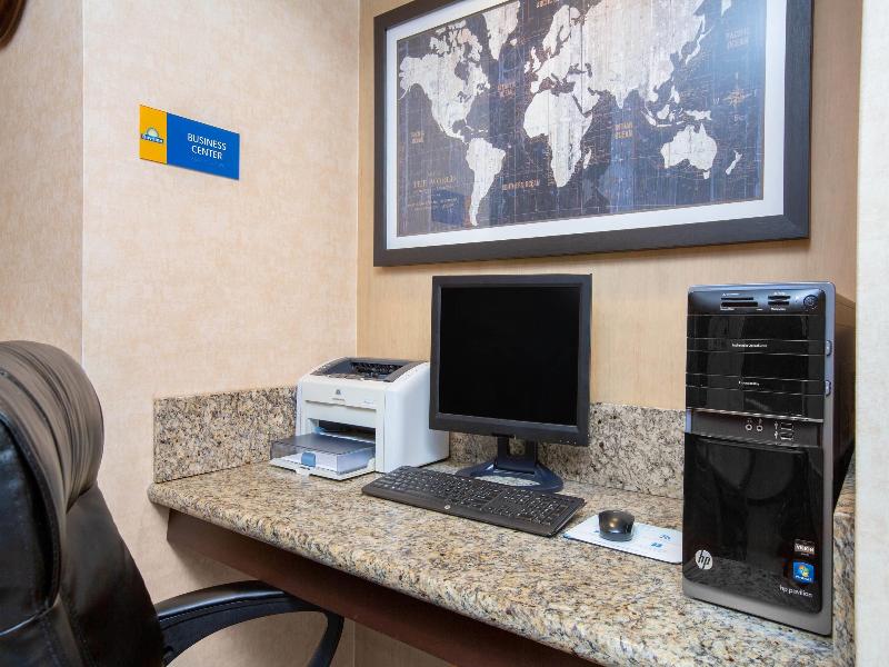 Days Inn by Wyndham Woodland image