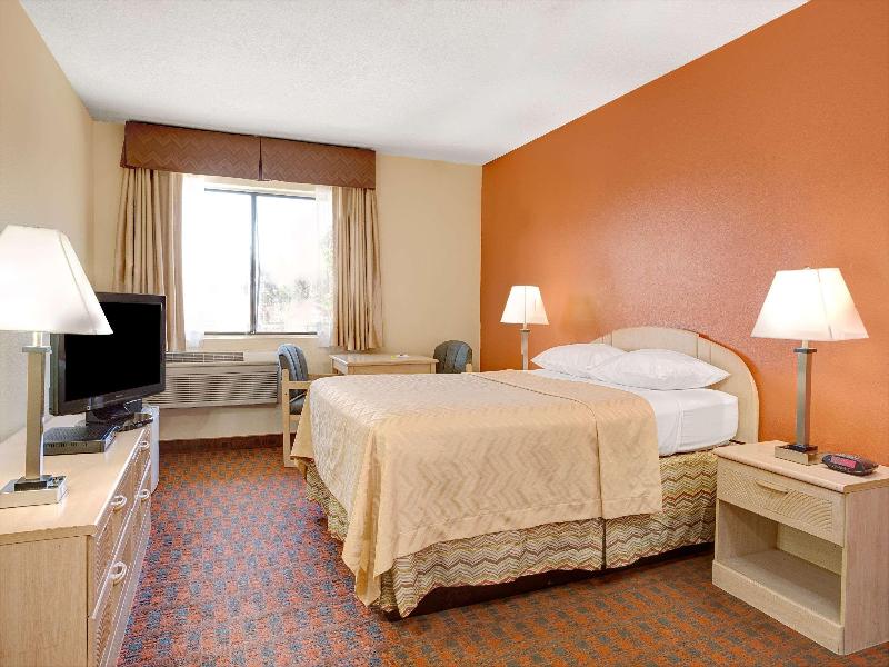 Days Inn by Wyndham Woodland image