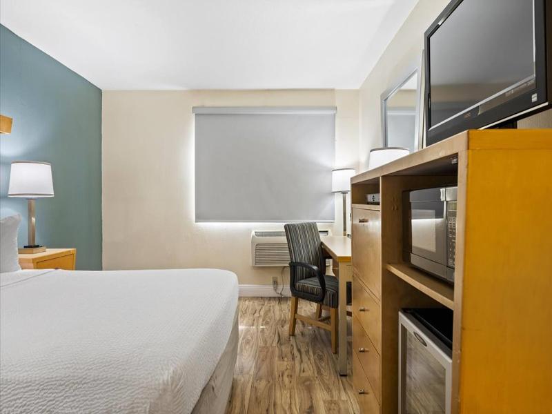 Days Inn by Wyndham Woodland image