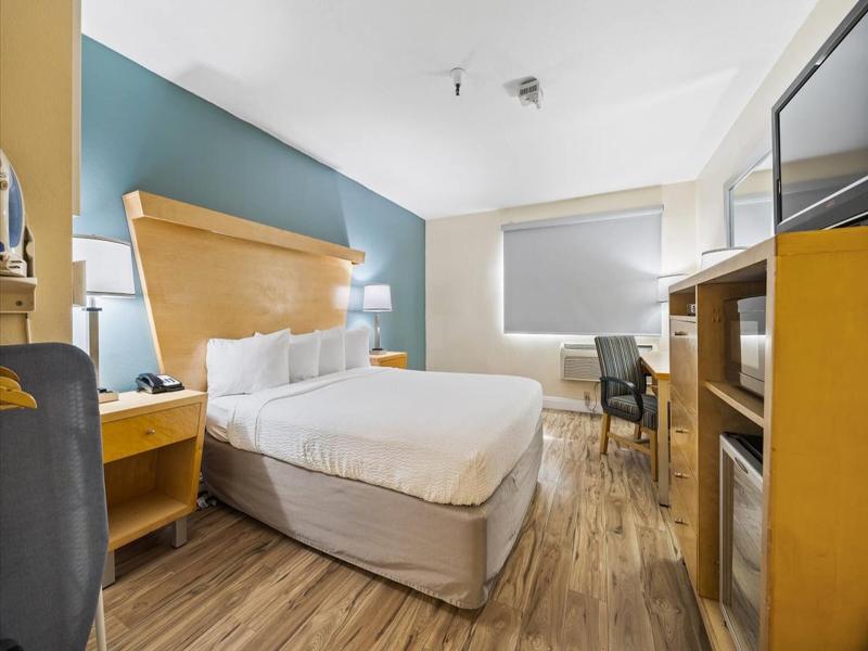 Days Inn by Wyndham Woodland image