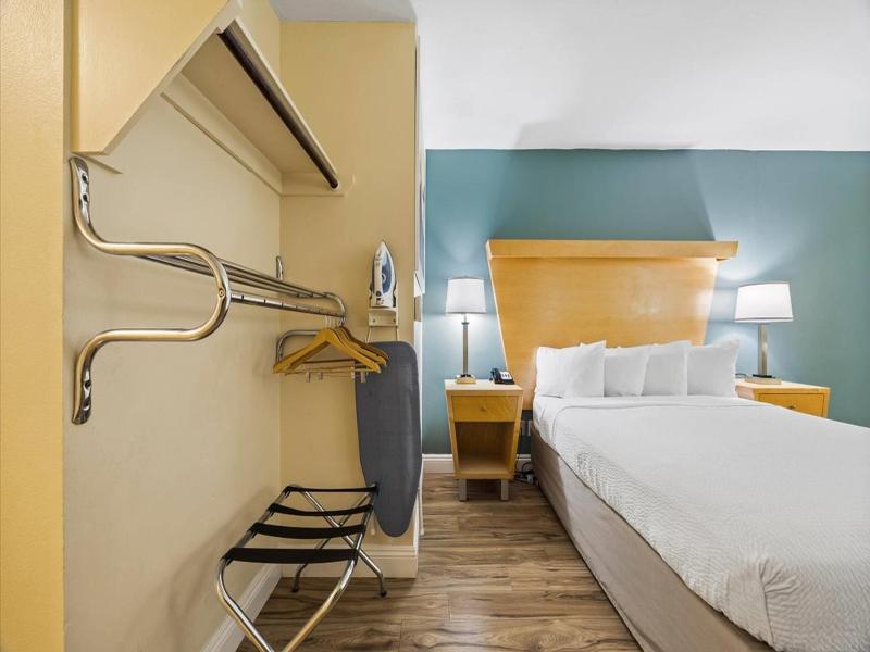 Days Inn by Wyndham Woodland image