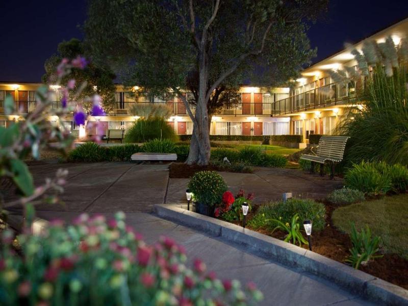 Park Pointe Hotel image
