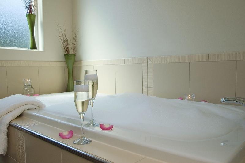 Breeze Inn image