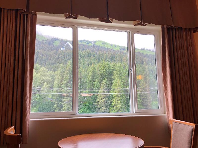 Breeze Inn image