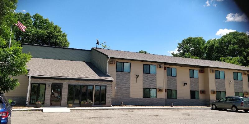 Waconia Inn & Suites