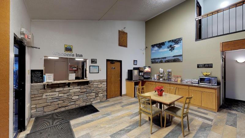. Waconia Inn & Suites