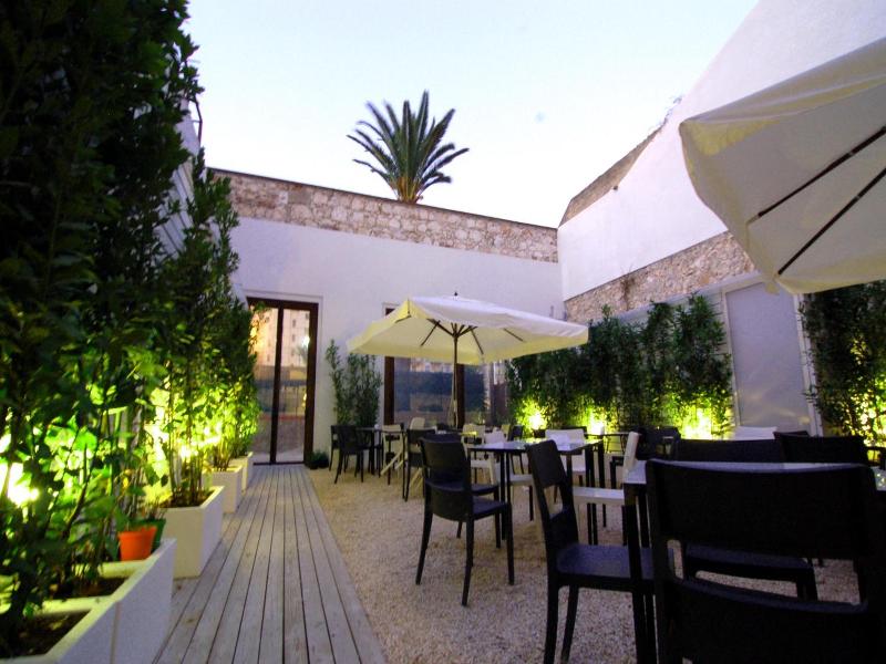 LoL Hostel Siracusa image
