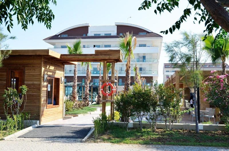 Trendy Hotel Verbena Beach image