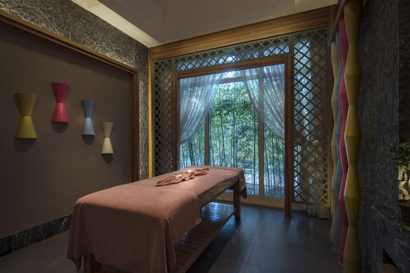 Trendy Hotel Verbena Beach image