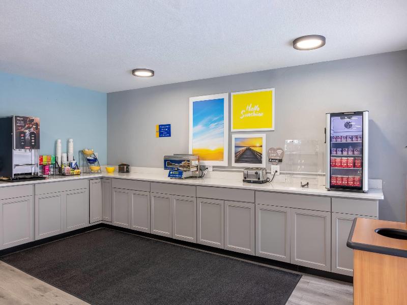 Days Inn By Wyndham Port Charlotte image