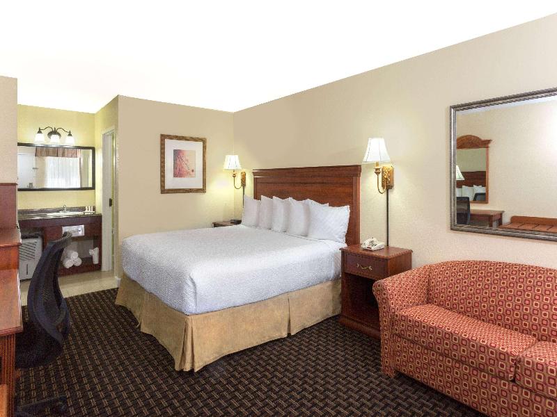 Days Inn By Wyndham Port Charlotte image