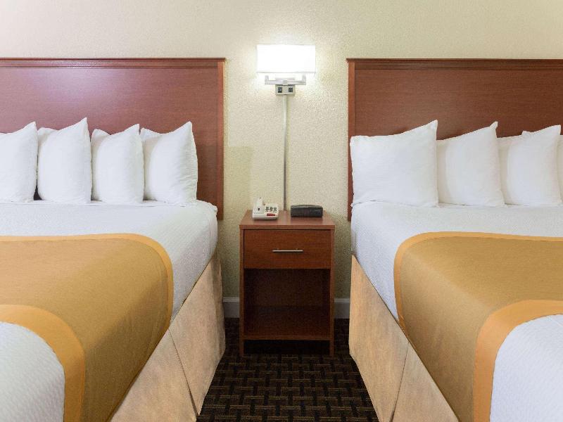 Days Inn By Wyndham Port Charlotte image