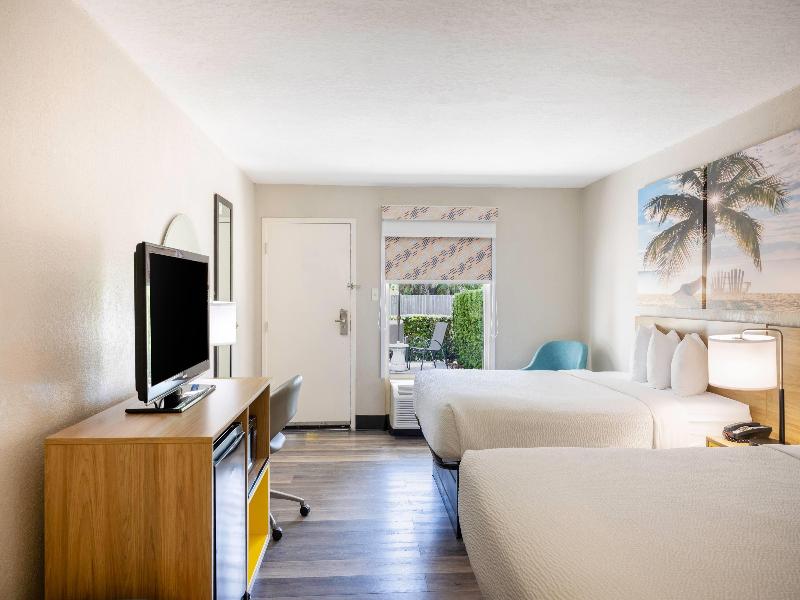 Days Inn By Wyndham Port Charlotte image