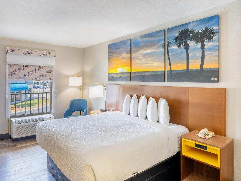 Days Inn By Wyndham Port Charlotte image