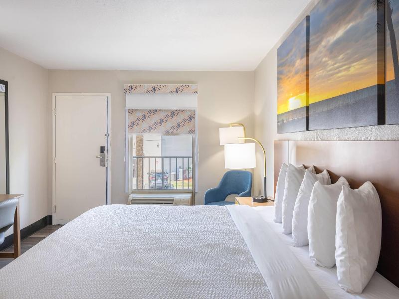 Days Inn By Wyndham Port Charlotte image