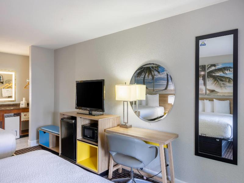 Days Inn By Wyndham Port Charlotte image