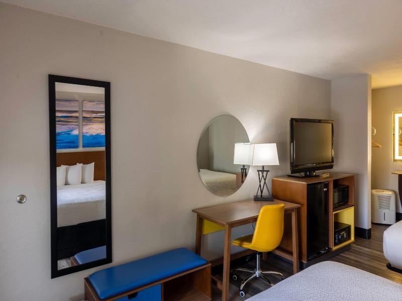 Days Inn By Wyndham Port Charlotte image
