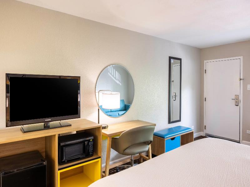 Days Inn By Wyndham Port Charlotte image