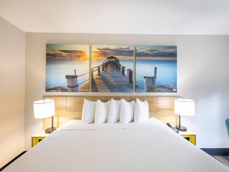 Days Inn By Wyndham Port Charlotte image
