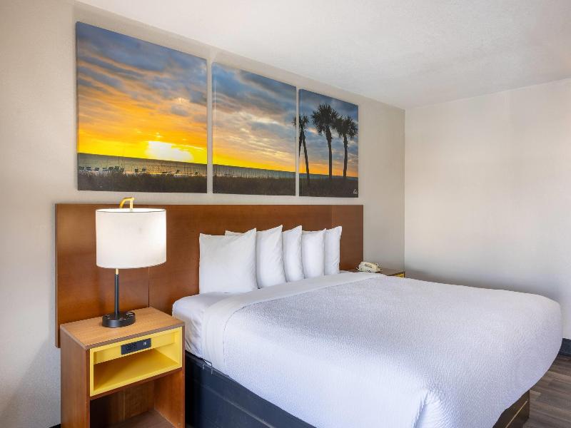 Days Inn By Wyndham Port Charlotte image