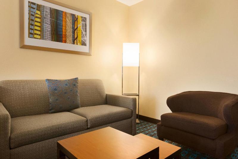 Fairfield Inn & Suites Weirton image