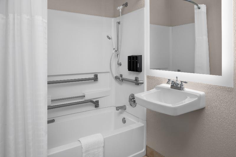 Larkspur Landing Extended Stay Suites Bellevue image